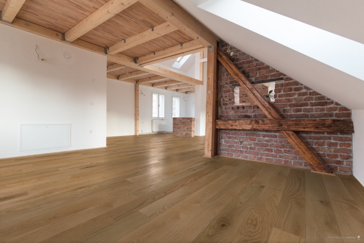 Tapi Zion Lacquered Engineered Wood Flooring